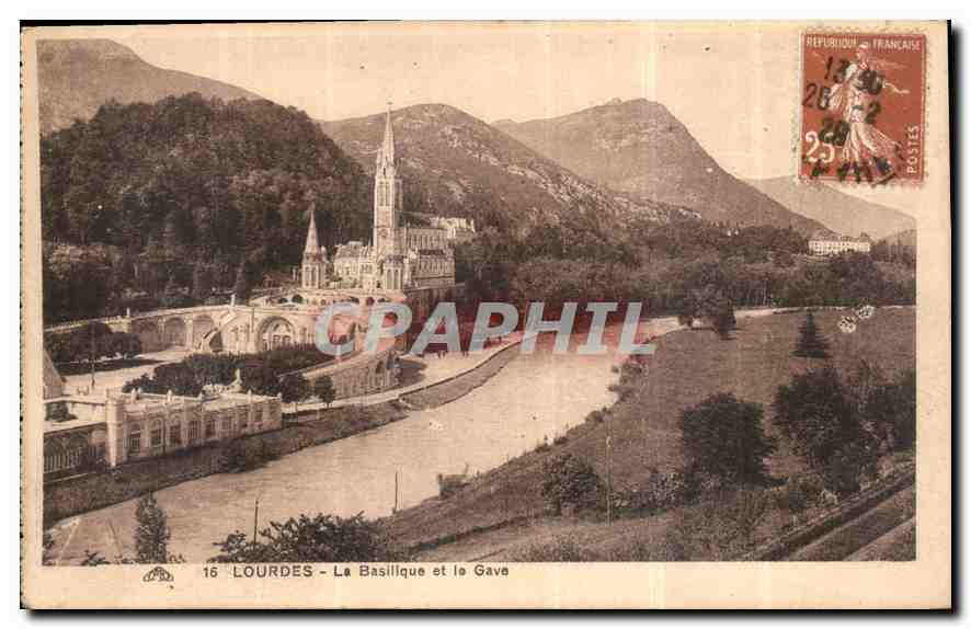 CPA Lourdes la Basilique et le gave 