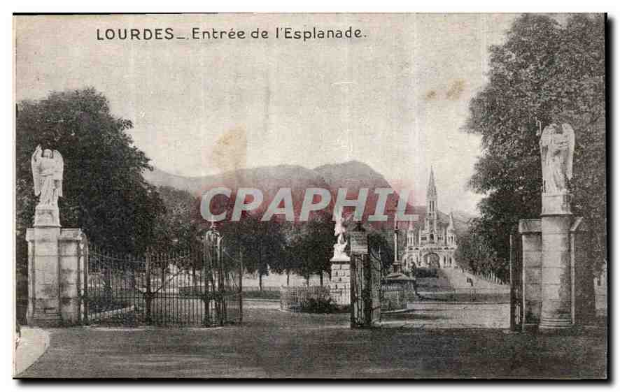 CPA Lourdes Entree de l'Esplanade 