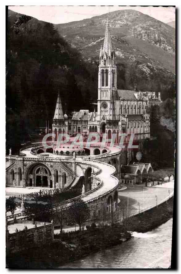 CPA Lourdes la basilique et le gave 