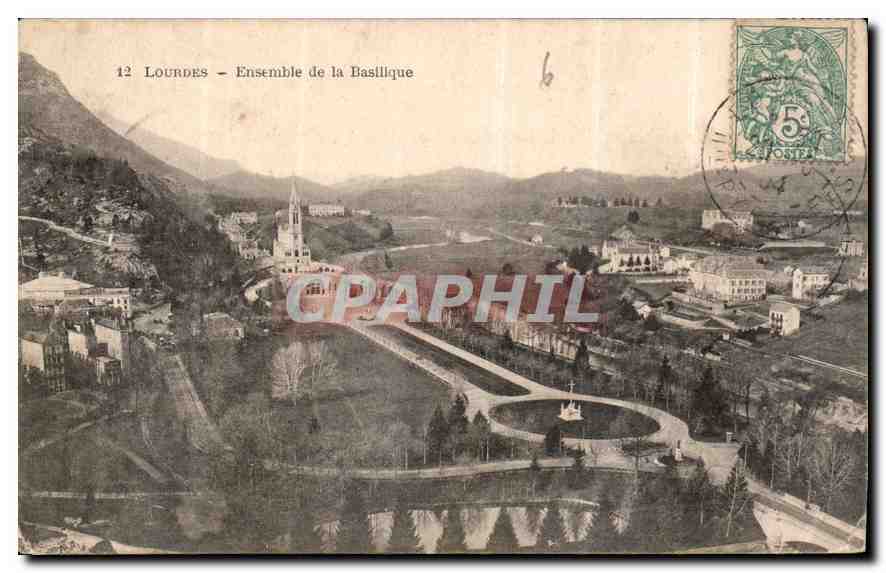 CPA Lourdes Ensemble de la Basilique 