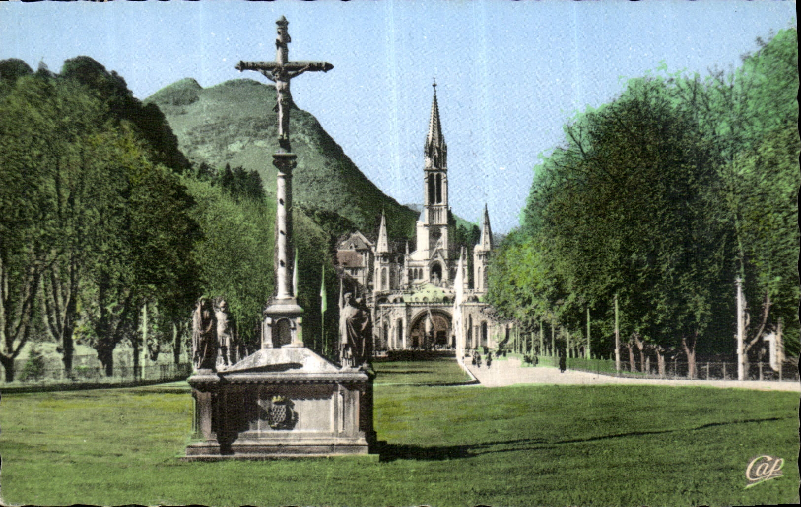 CPA Lourdes La Basilique 