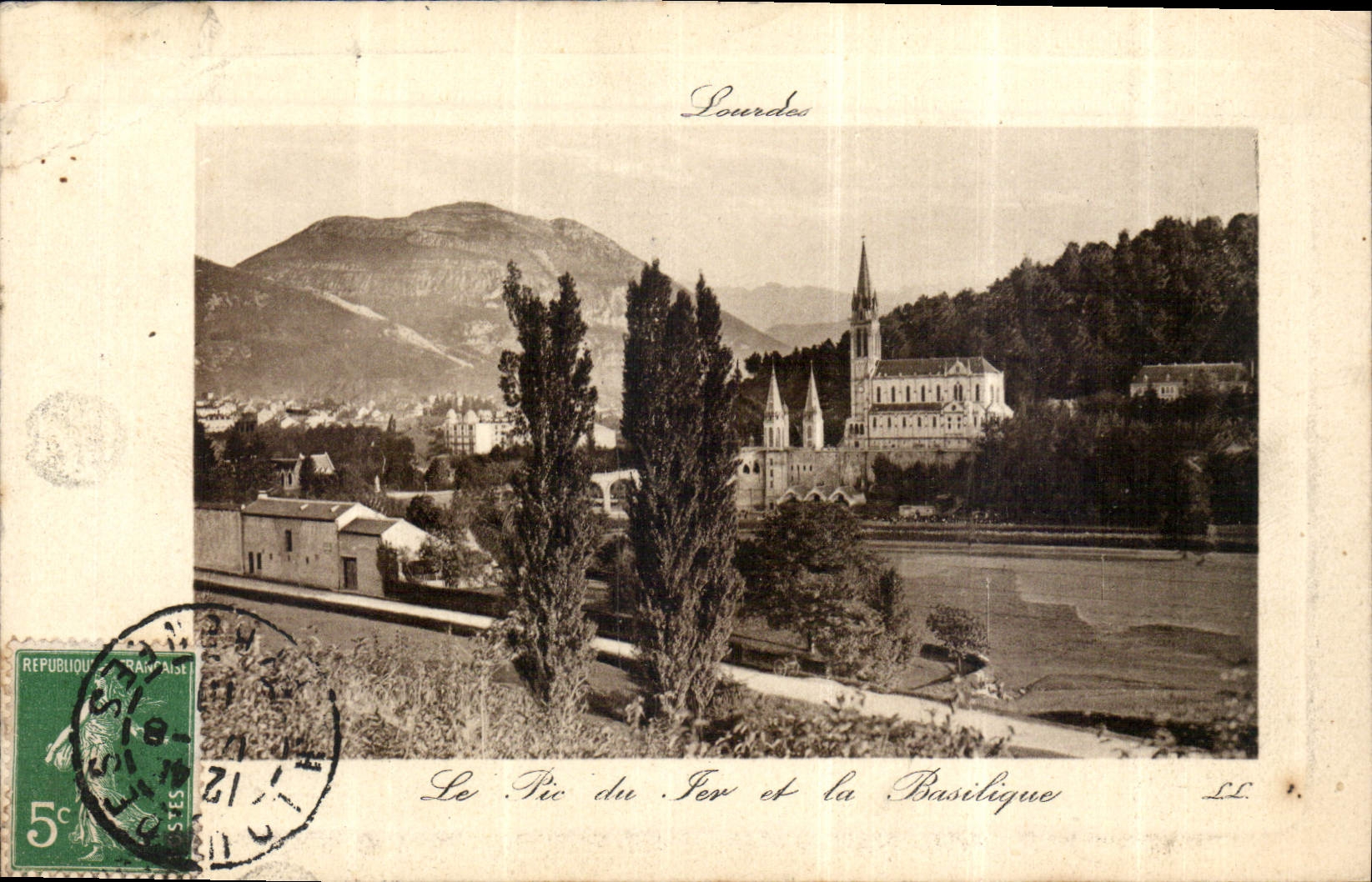 CPA Lourdes Le Pic du Jer et la Basilique 