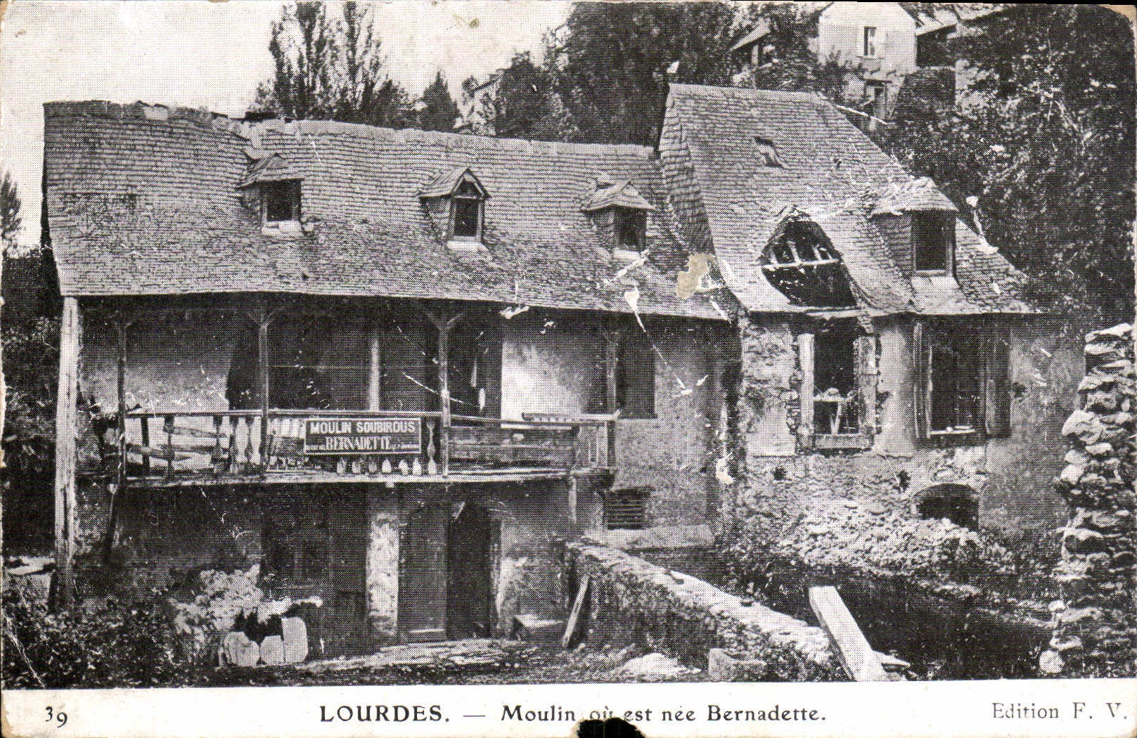 CPA Lourdes Moulin ou est nee Bernadette 