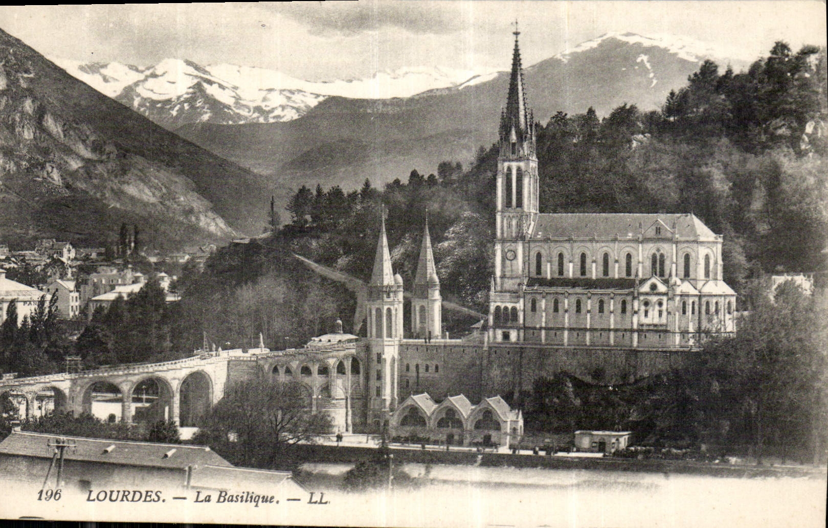 CPA Lourdes La Basilique 