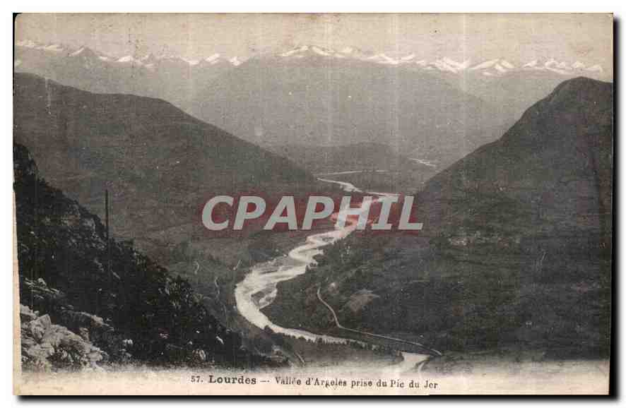 CPA Lourdes Vallee d'Argeles prise du Pic du Jer 