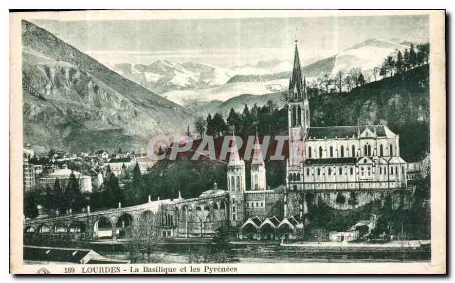 CPA Lourdes La Basilique et les Pyrenees 