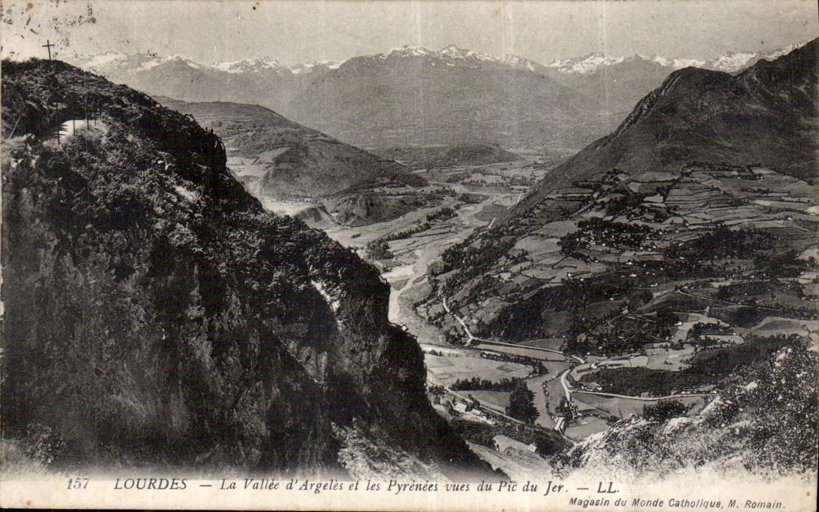 CPA Lourdes la vallee d'Argeles et les Pyrenees vues du Pic du Jer 