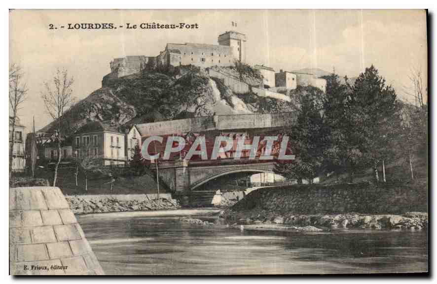 CPA Lourdes le Chateau Fort 