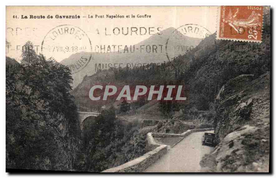 CPA La Route de gavarnie le Pont Napoleon et le Gouffre 