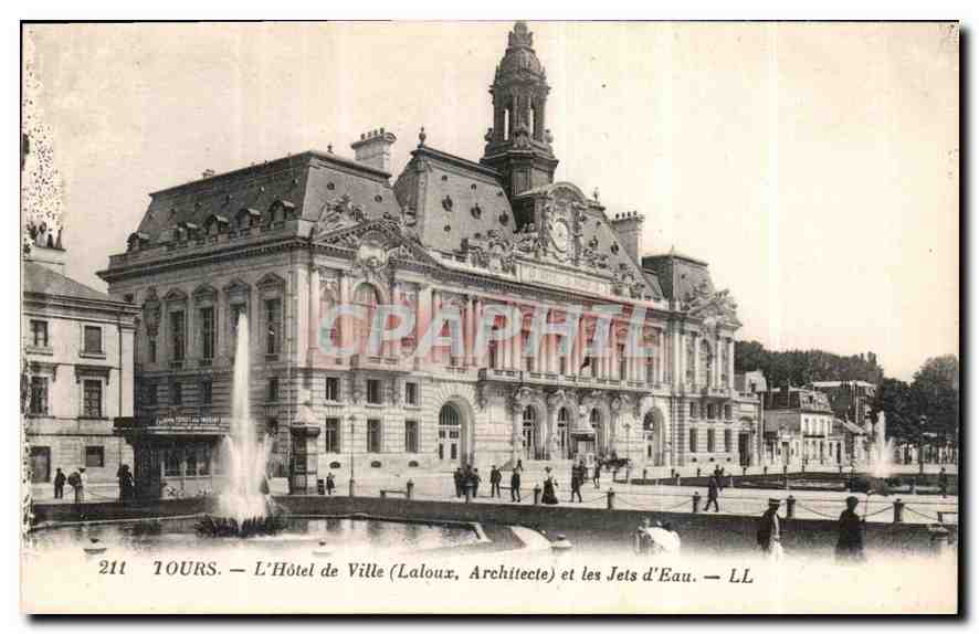 CPA Tours l'Hotel de Ville et les Jets d'Eau 