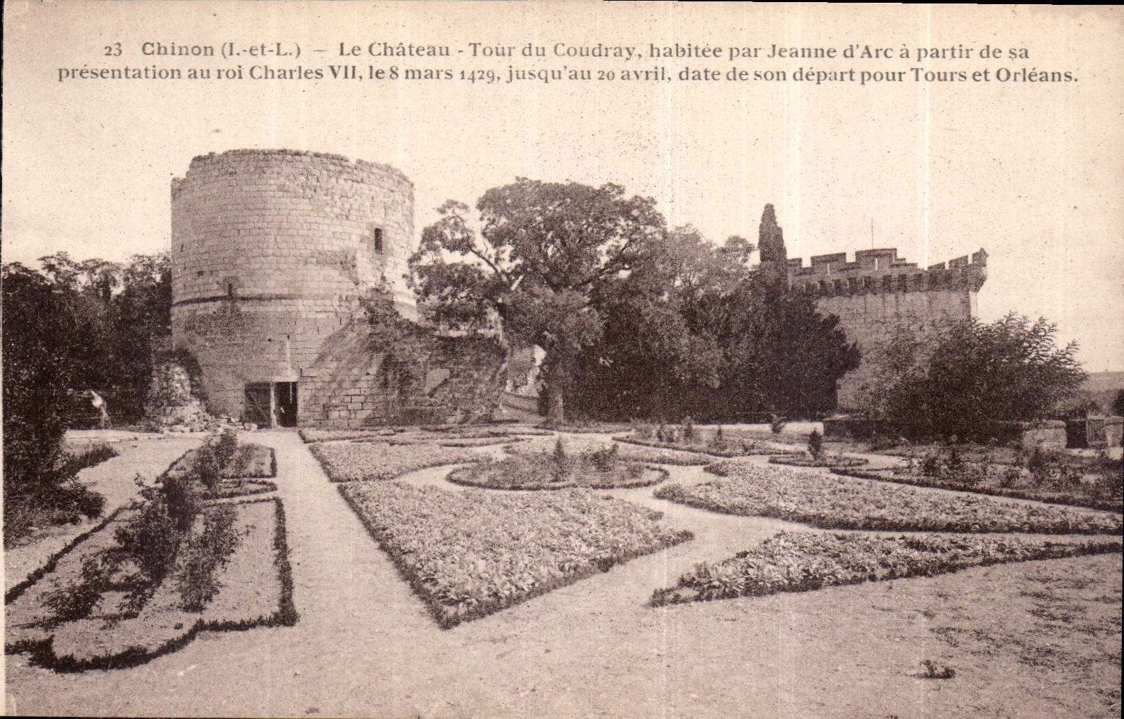 CPA Chinon I et L le Chateau tour du Coudray 