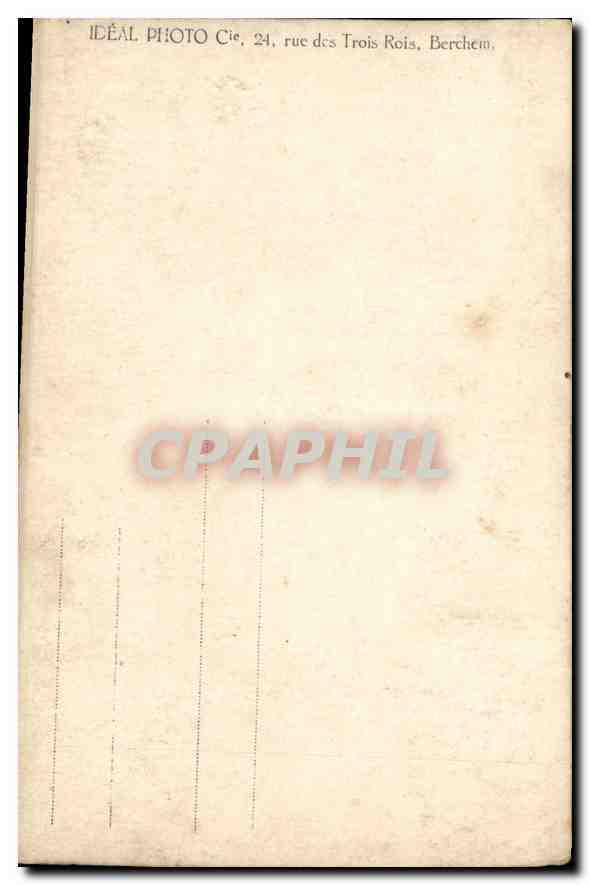 Portrait d'un homme en costume — studio — IDÉAL PHOTO Cie, 24 rue des Trois Rois, Berchem — Reverso