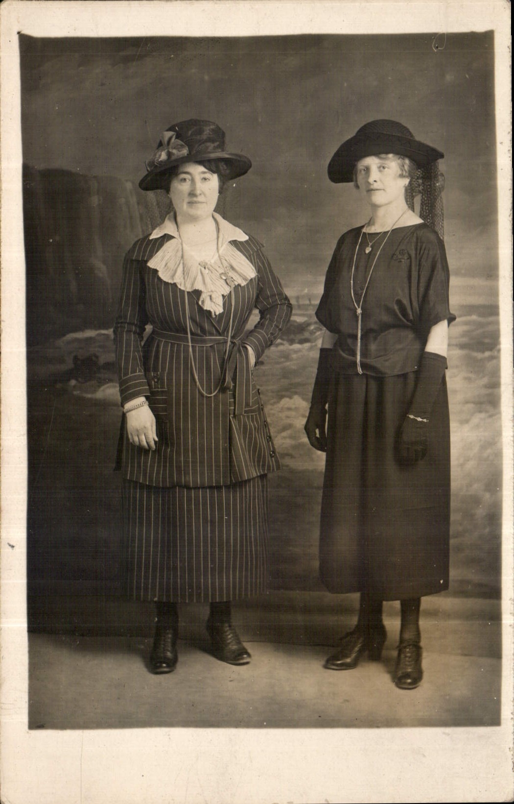 CARTE PHOTO Femmes