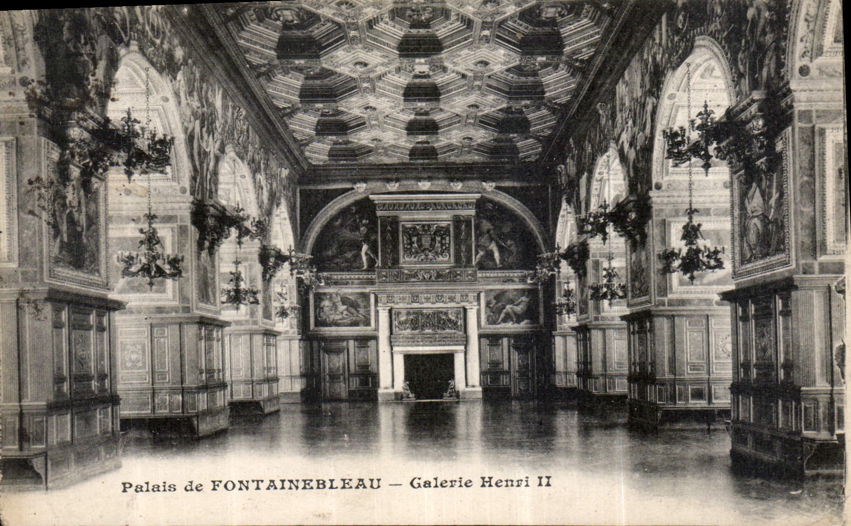 Palais de FONTAINEBLEAU — Galerie Henri II