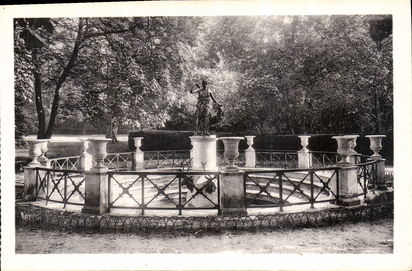 Château de Fontainebleau — Fontaine de Diane — CPAPHIL n°45