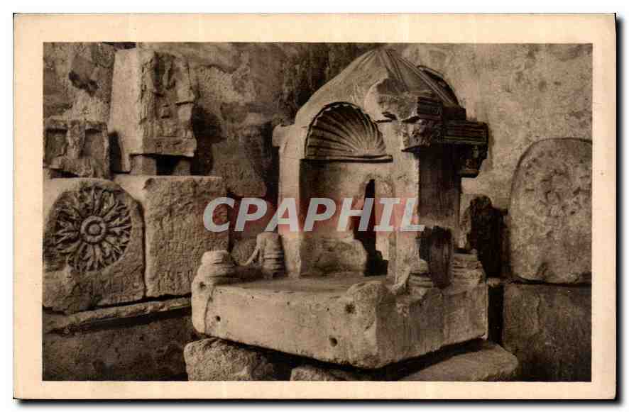 CPA Narbonne Musee Lapidaire Reliquaire Chrelien en marbre du VI siecle 