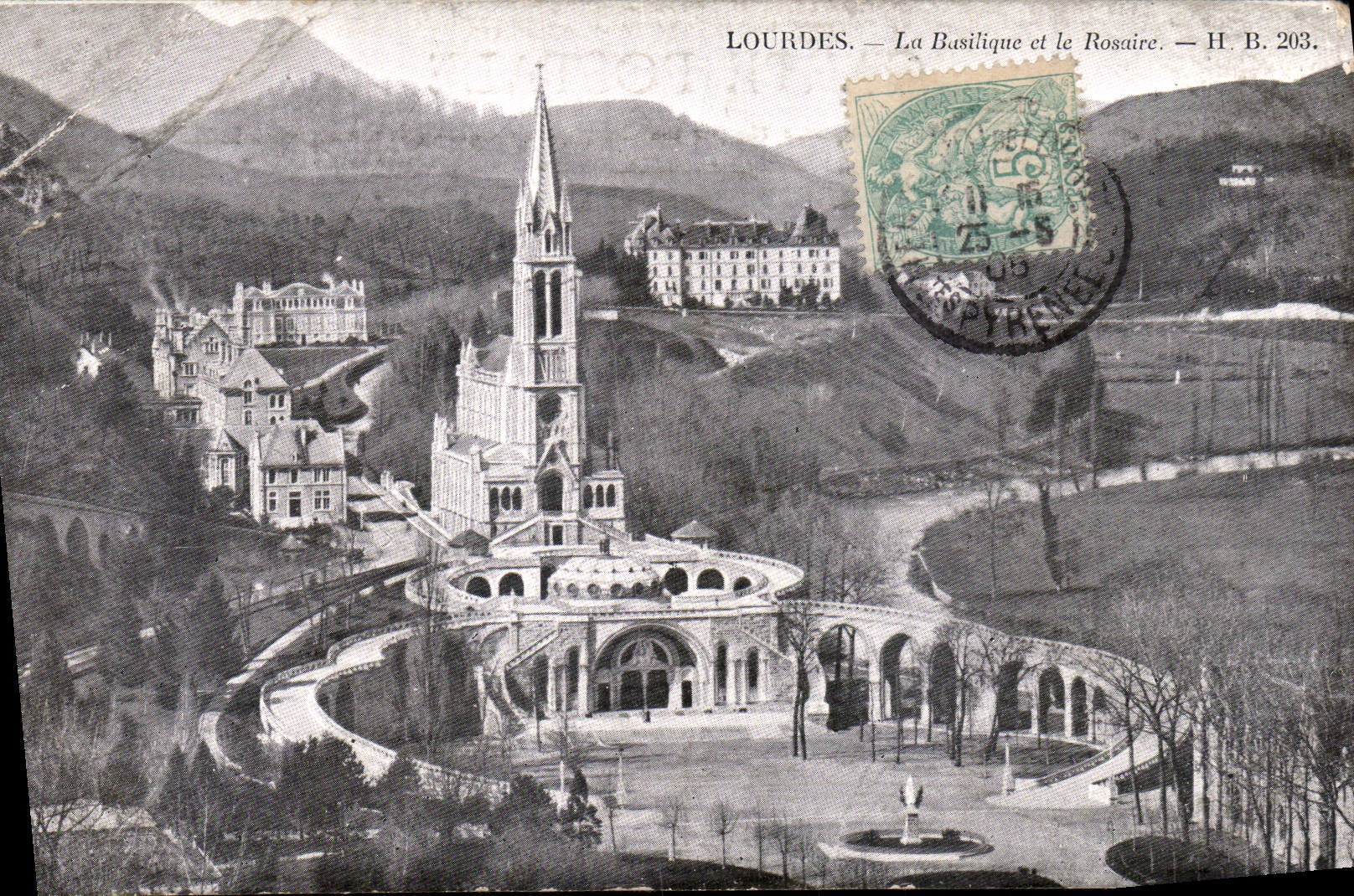CPA Lourdes la Basilique et le Rosaire 