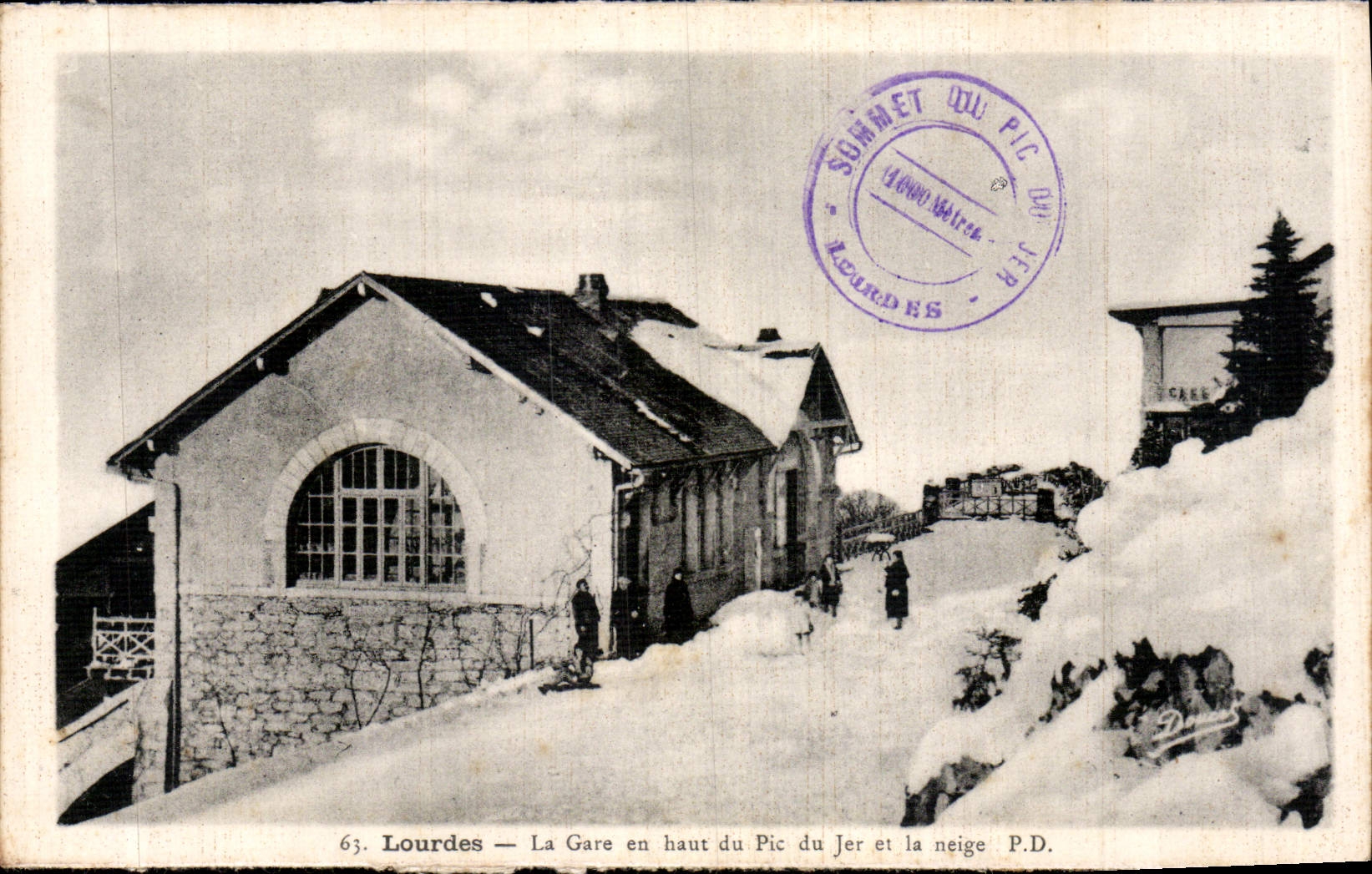 CPA Lourdes la Gare en haut du Pic du Jer et la neige 