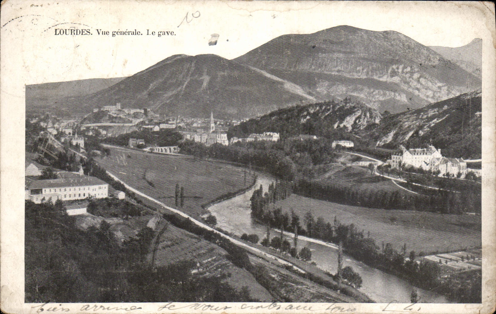 CPA Lourdes vue generale le Gave 