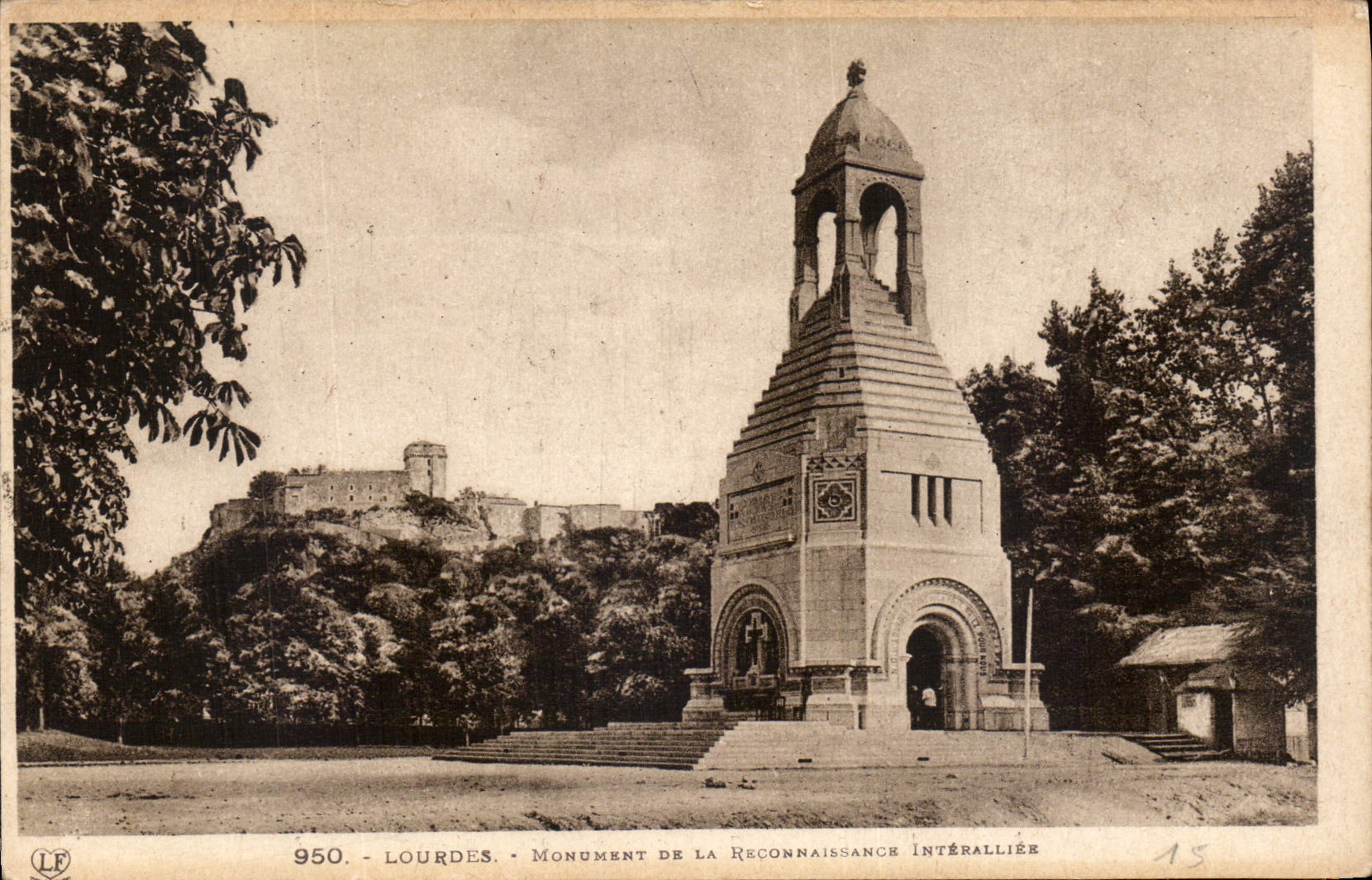 CPA Lourdes Monument de la reconnaissance Interalliee 