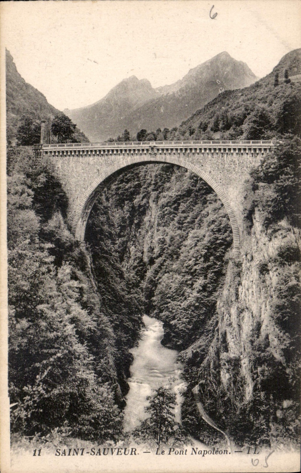 CPA Saint Sauveur le Pont Napoleon 