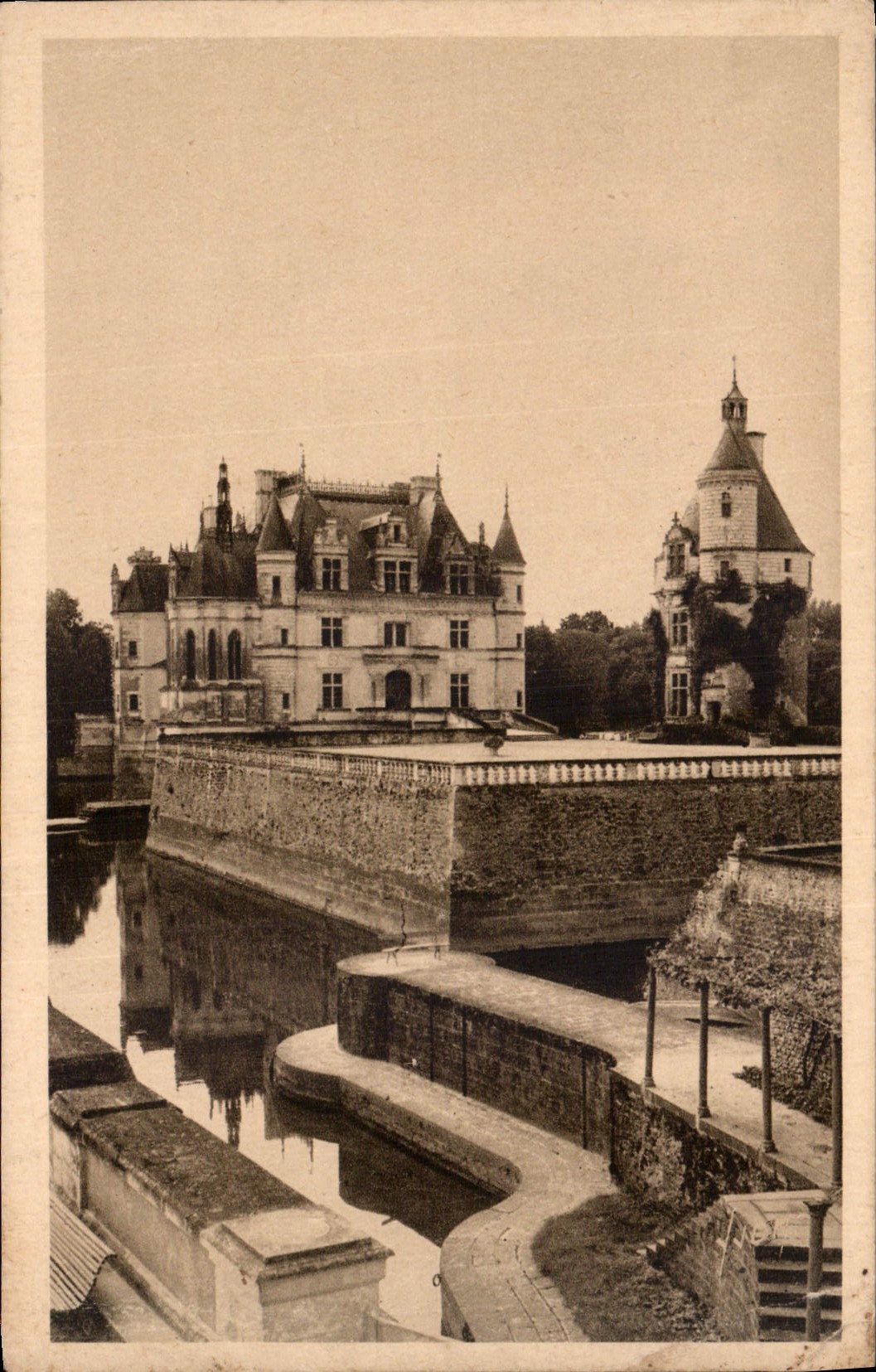 CPA Chenonceaux Indre et Loire le Chateau Aile Thomas Bohier la tour des Marques la Cour d'Honneur e