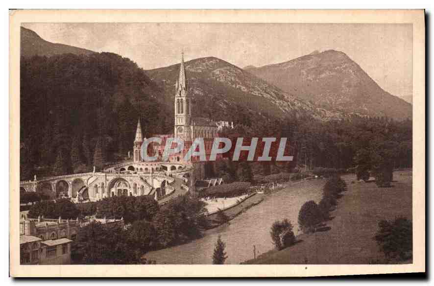 CPA Lourdes La Basilique et le Gave 