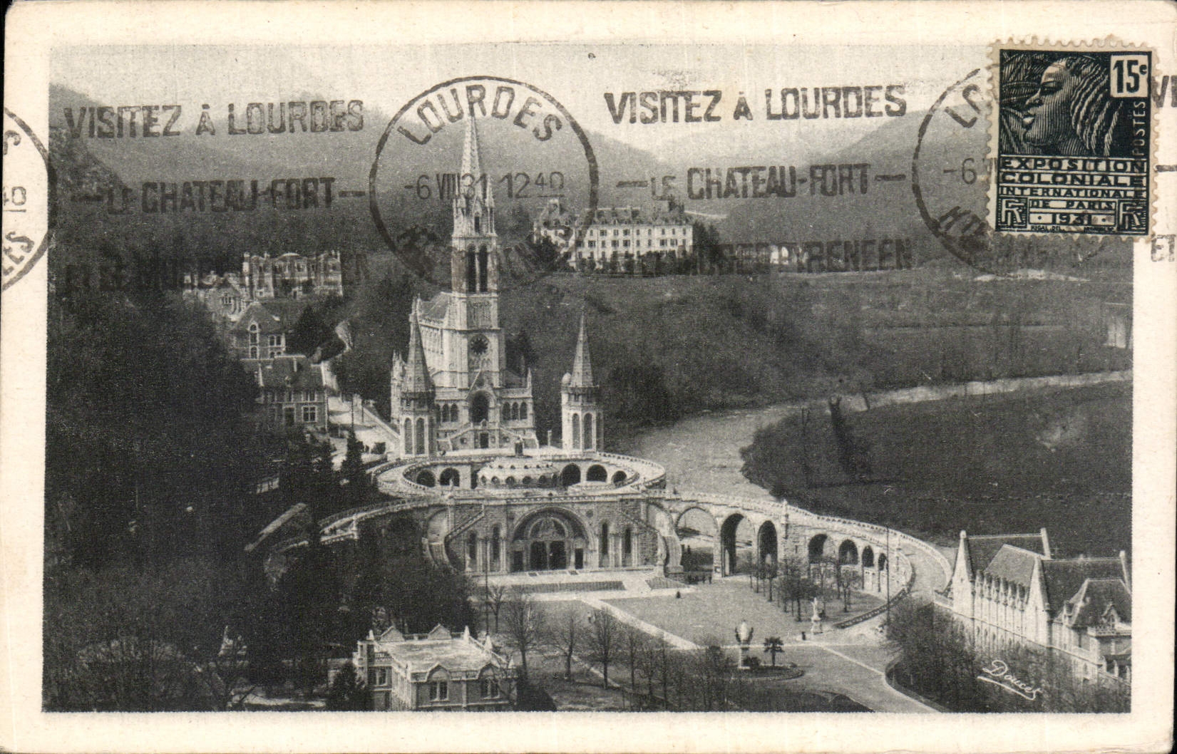 CPA Lourdes La Basilique vue du Chateau Fort 