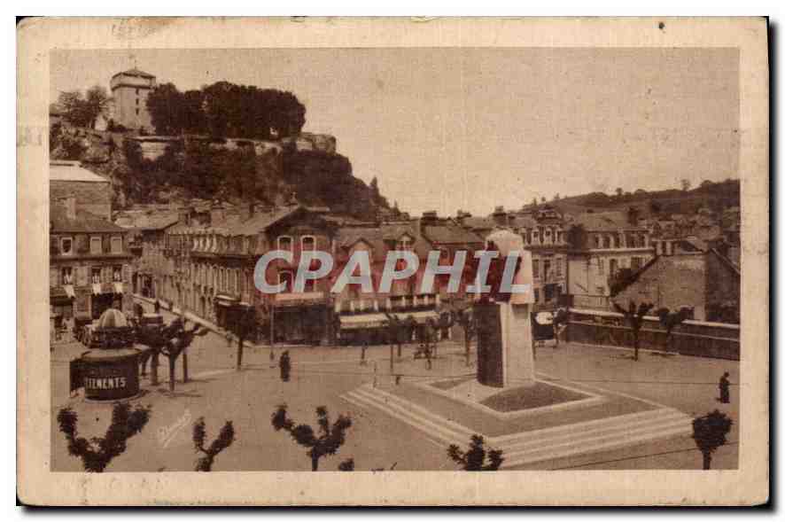 CPA Lourdes La Place Peyramale et le Chateau Fort 
