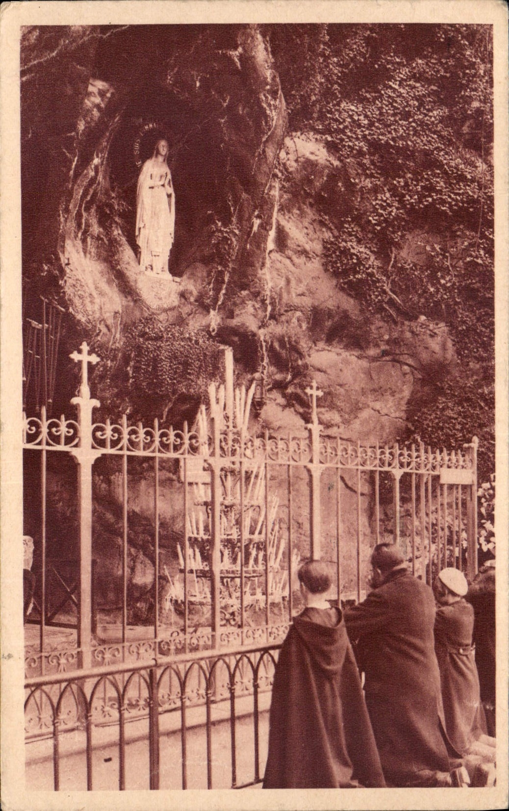 CPA Lourdes La Grotte 