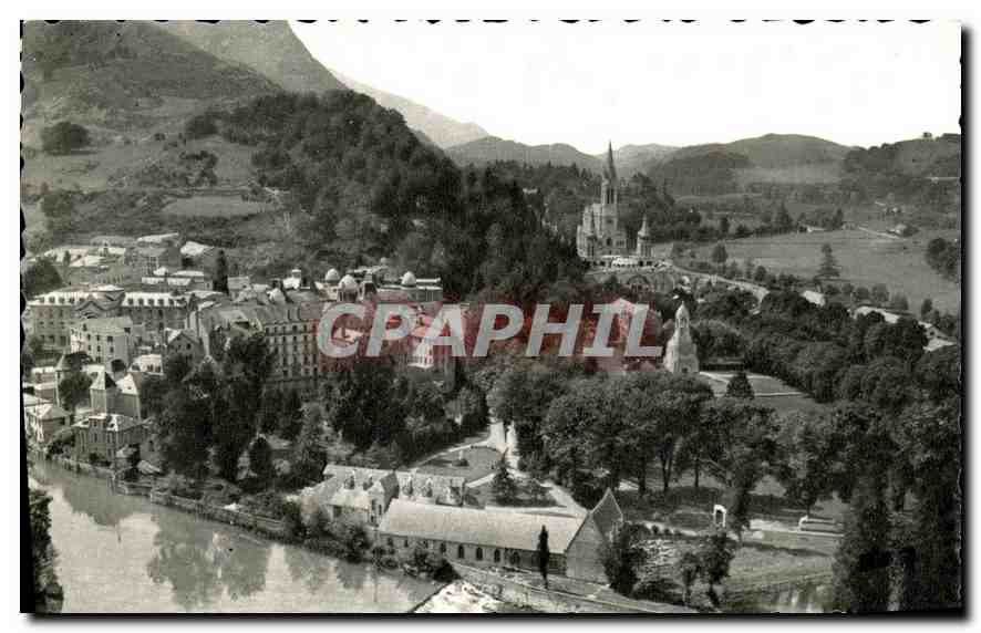 CPA Lourdes La Basilique et les Chutes du Gave 