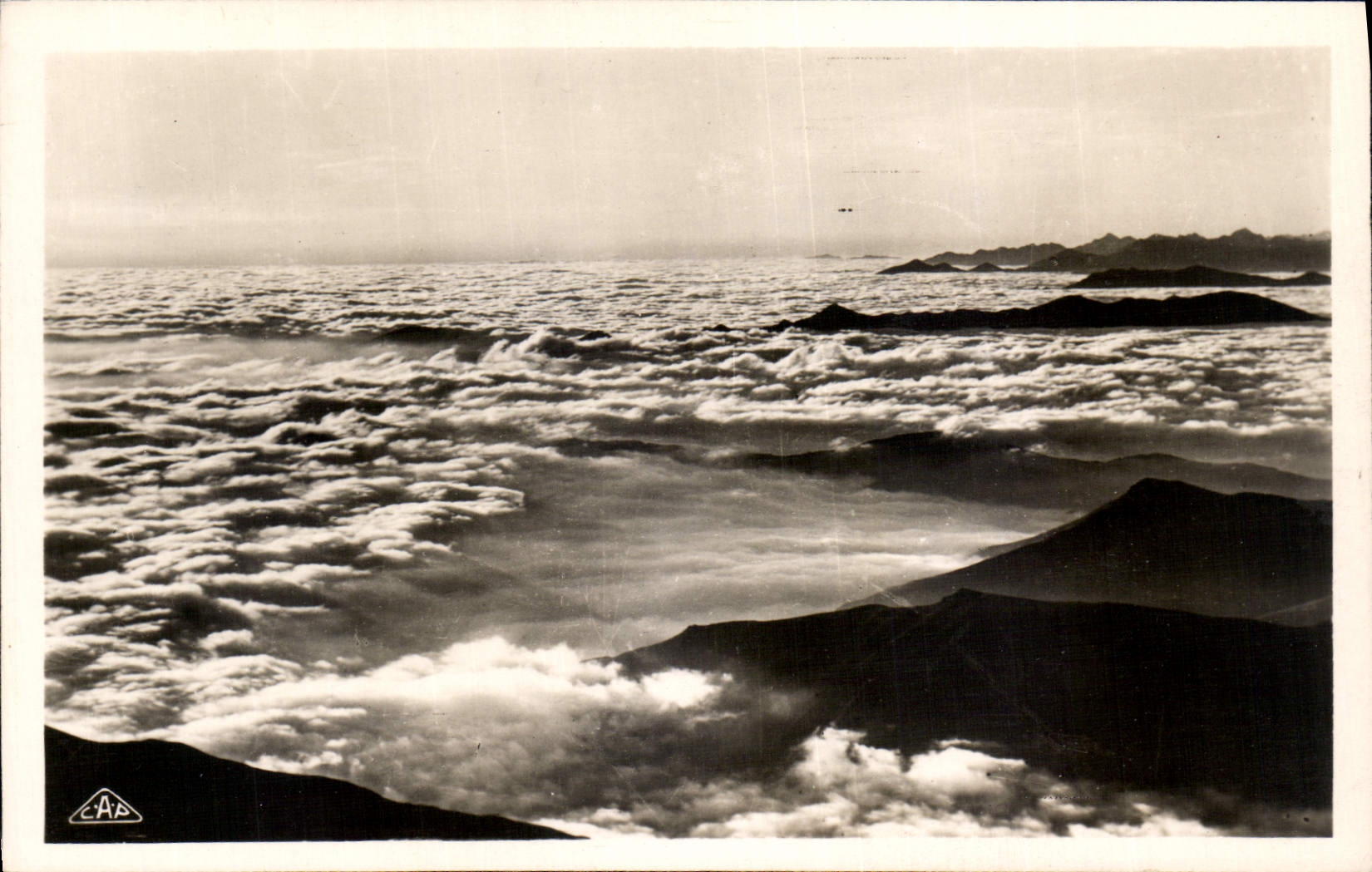La mer de nuages vue du Pic du Midi — Bagnères-de-Bigorre — C.A.P. Paris, n°76