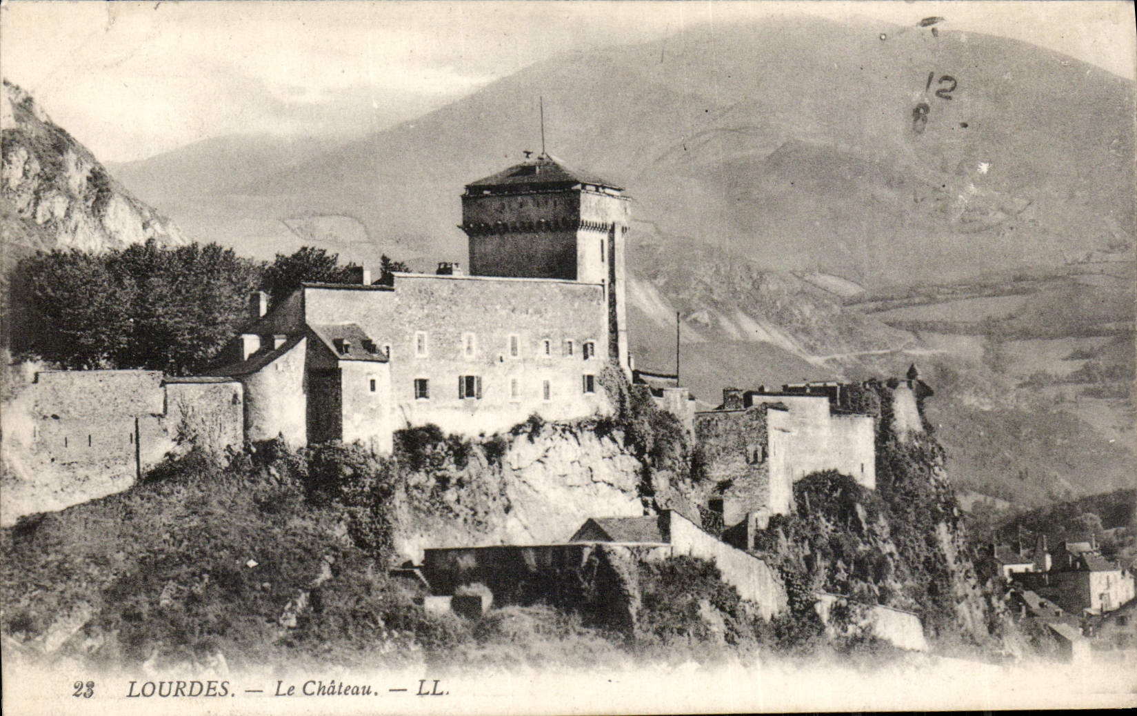 CPA Lourdes Le Chateau 