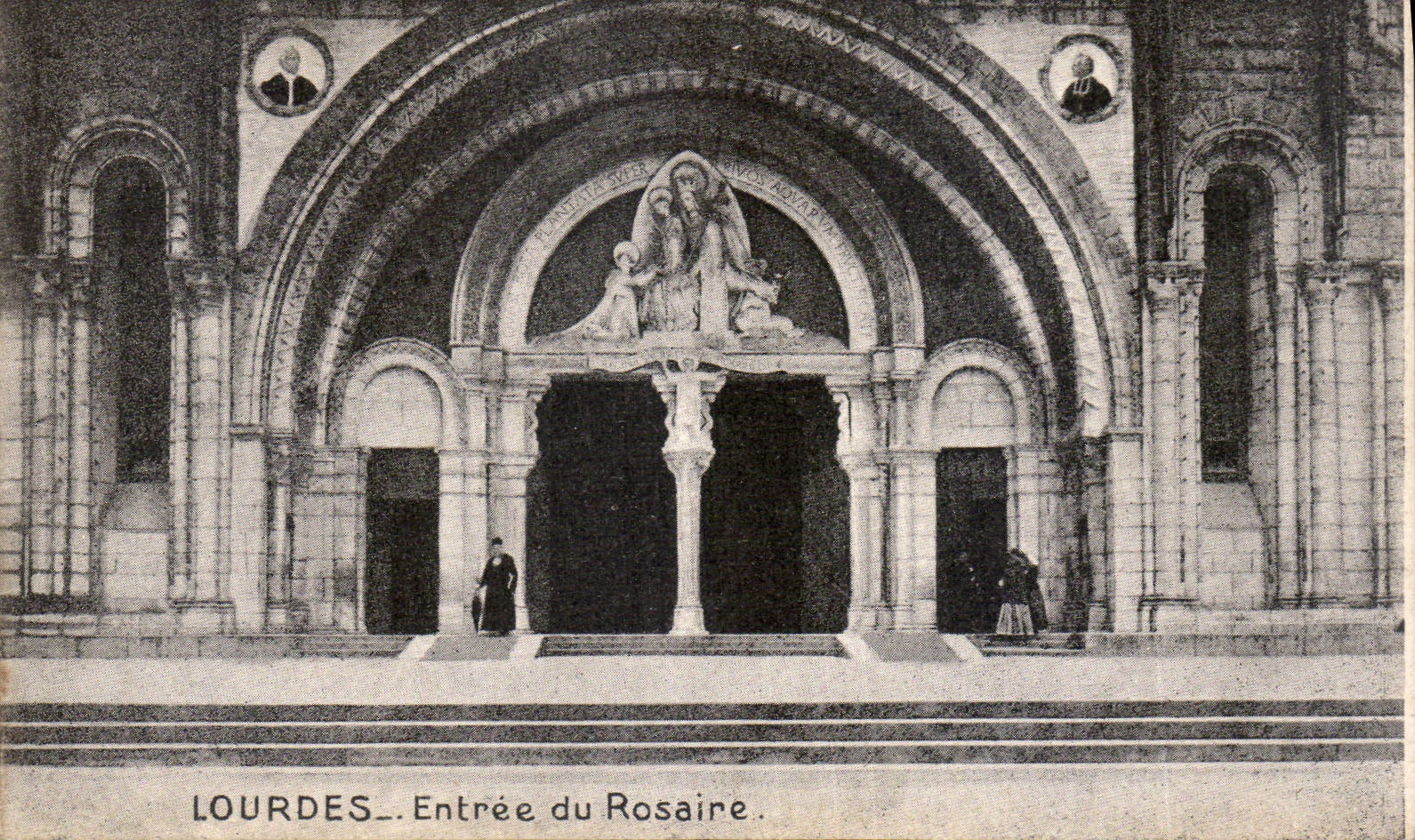 CPA Lourdes Entree du Rosaire 