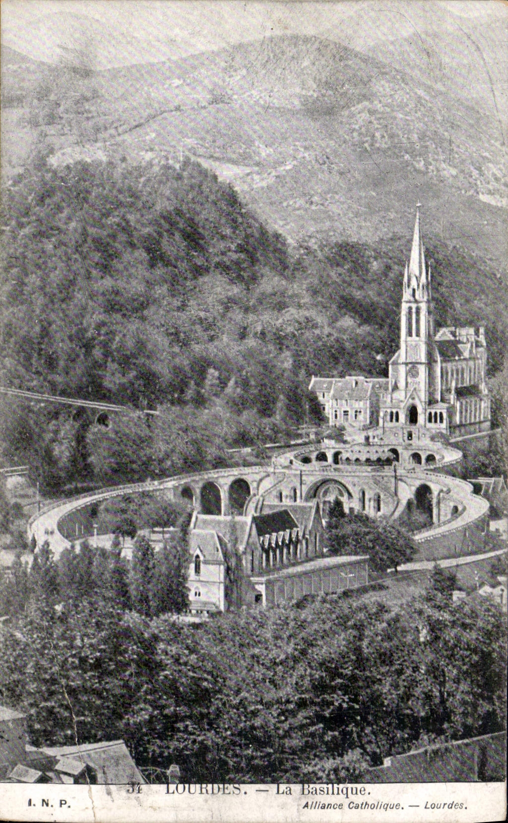 CPA Lourdes la Basilique 