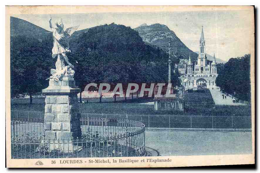 CPA Lourdes St Michel La Basilique et l'Esplanade 