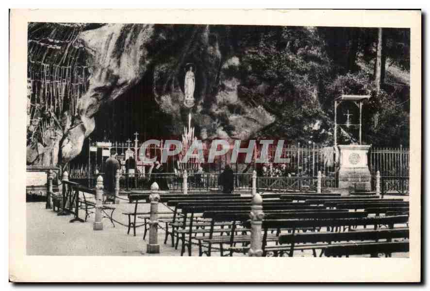 CPA Lourdes La Grotte Miraculeuse 