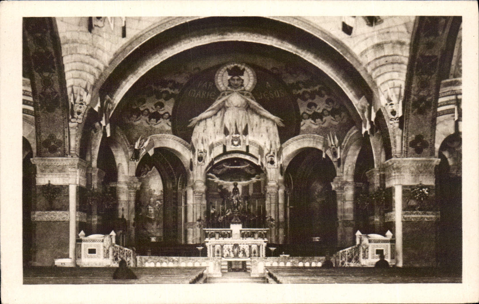 CPA Lourdes Eglise du Rosaire le Maitre Autel 