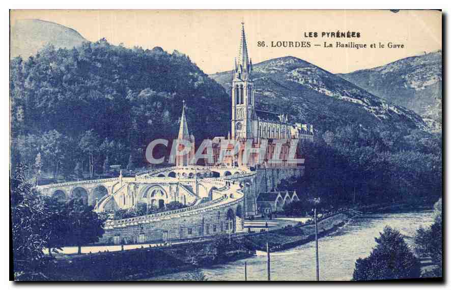 CPA Les Pyrenees lourdes La Basilique et le Gave 