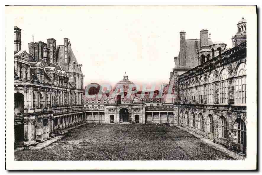 Château de Fontainebleau — La Cour Ovale — Carte postale n°38