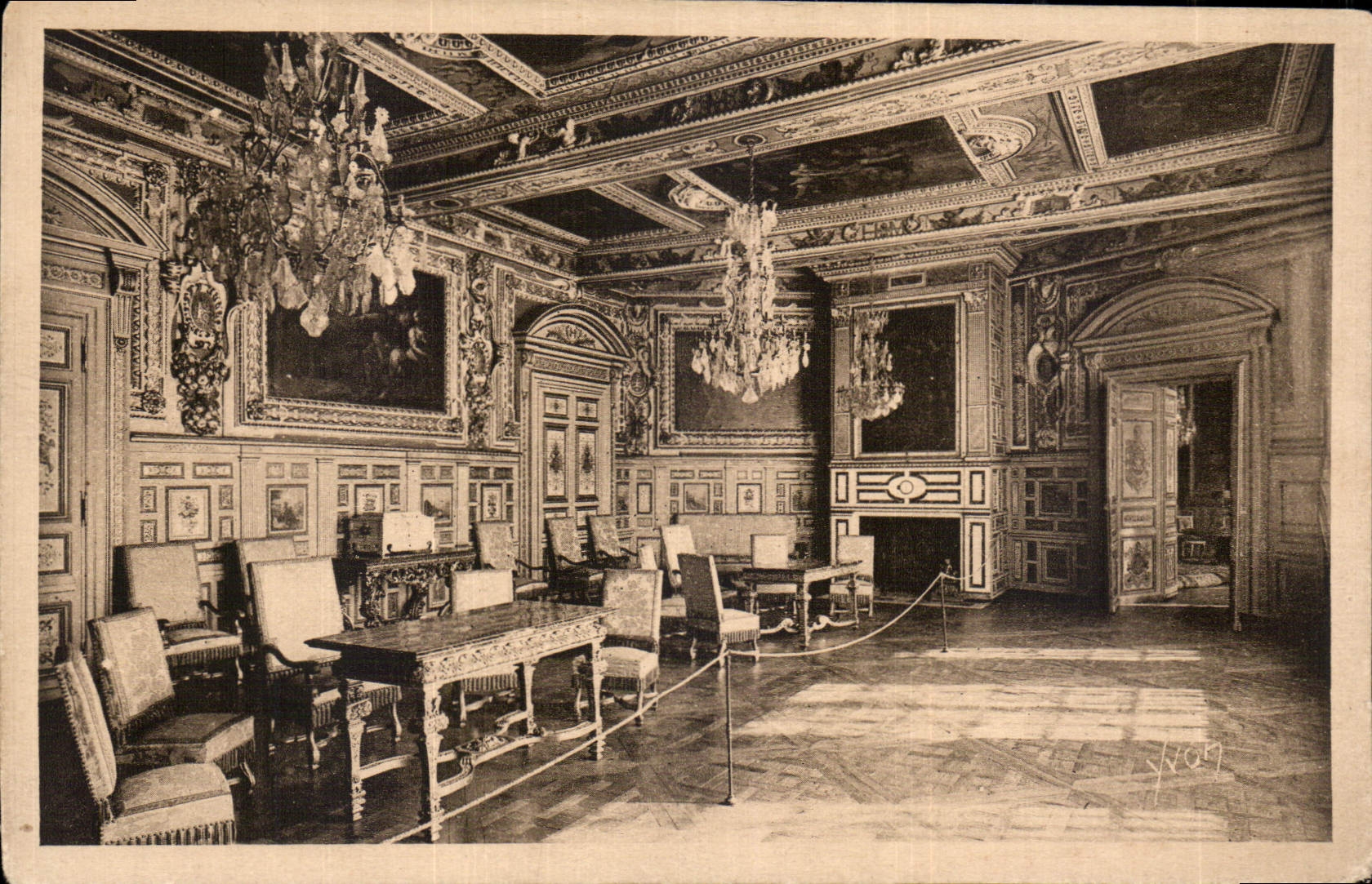 Palace of Fontainebleau — Louis XIII Salon — Art Edition YVON