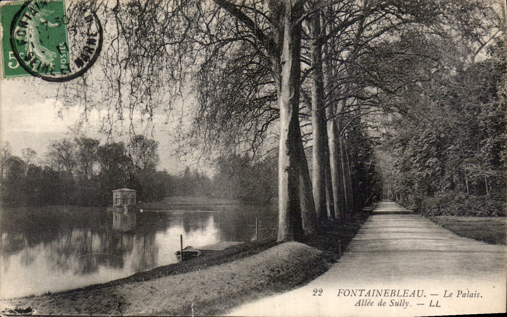 Fontainebleau — Das Schloss. Avenue de Sully — LL