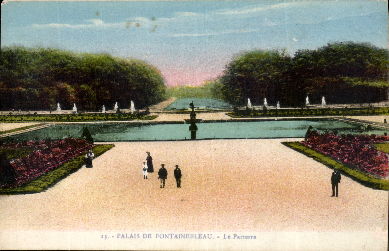 Palais de Fontainebleau - Le Parterre — série 13 — éditeur non visible