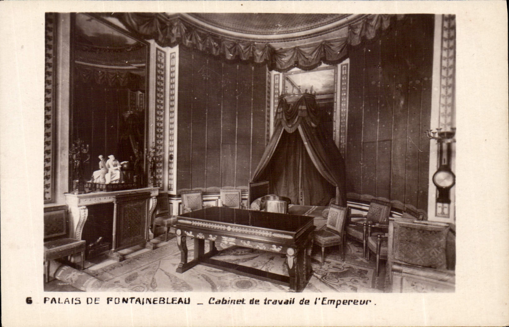 Palais de Fontainebleau — Cabinet de travail de l'Empereur — Édition des Musées du Louvre, n°6