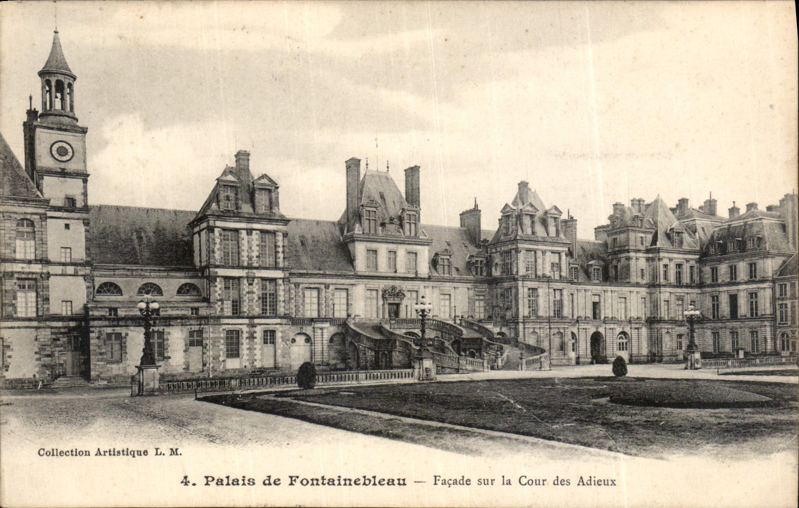 Palast von Fontainebleau — Fassade zum Cour des Adieux — Künstlerische Sammlung L.M.