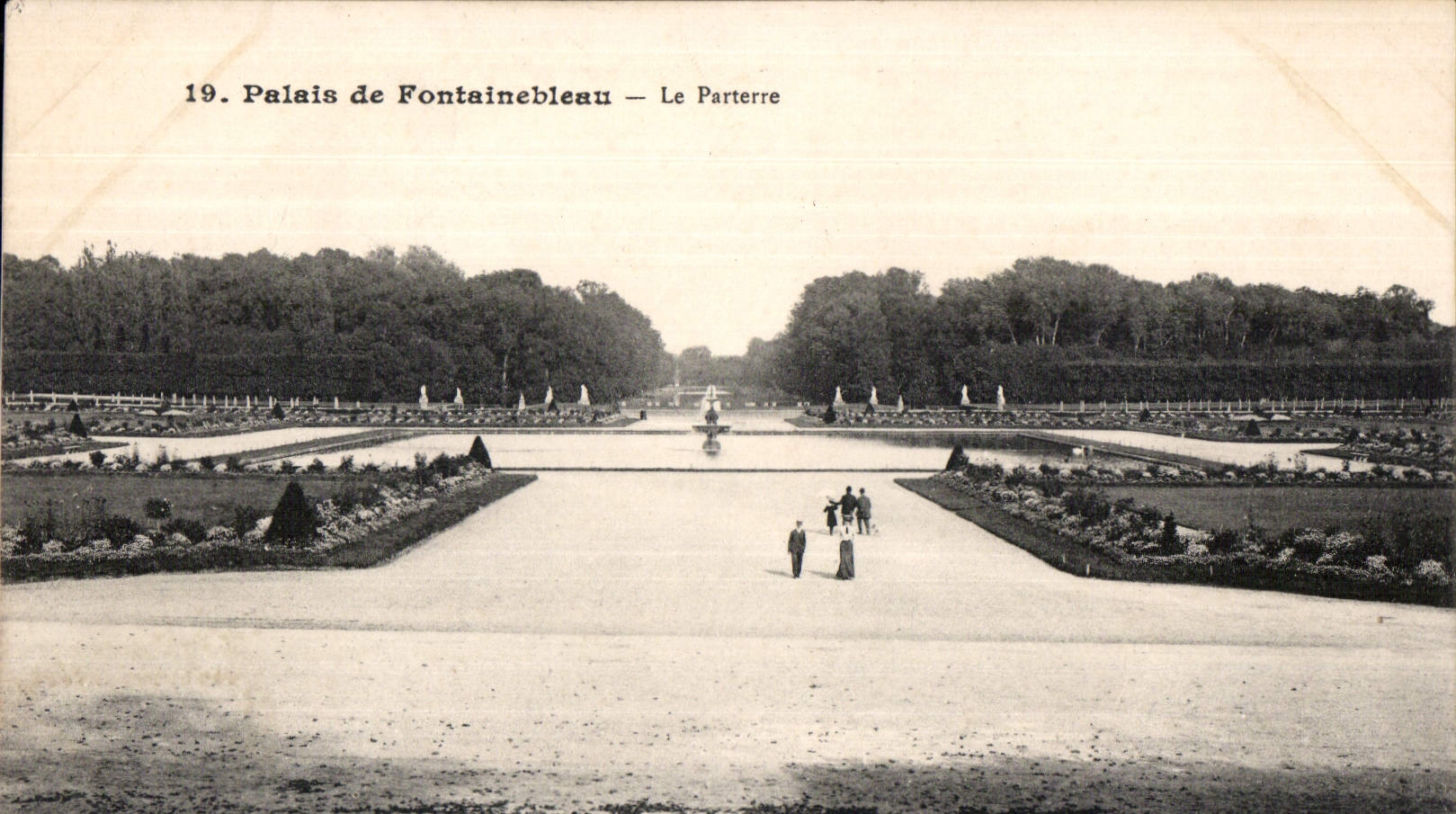 Schloss Fontainebleau — Der Parterre — Druckerei Pudonométrique L. Mazaro, Fontainebleau