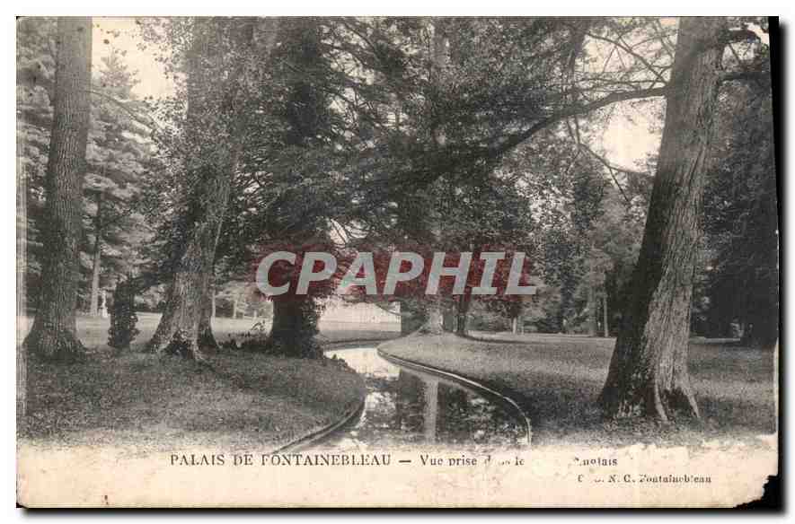 Palais de Fontainebleau — Vue prise d'un lac — Éditeur N.C. Fontainebleau