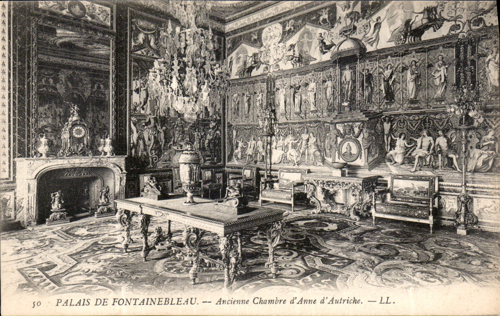 Palais de Fontainebleau — Ancienne Chambre d'Anne d'Autriche — LL.
