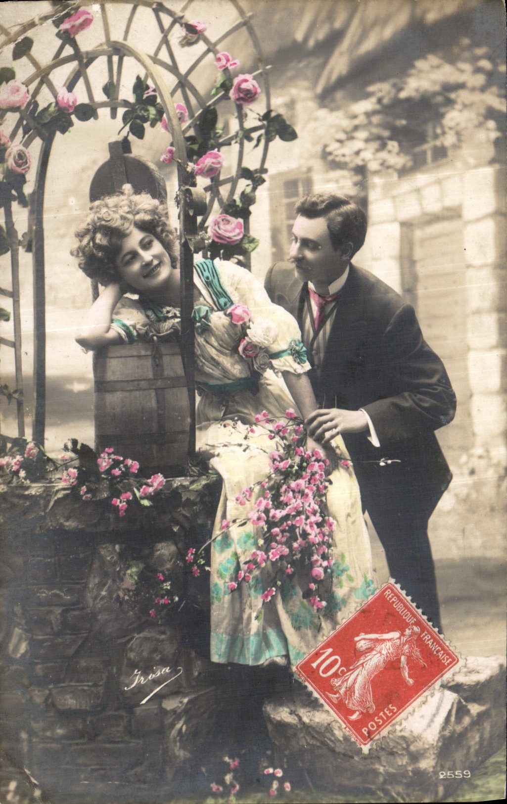 Jeune couple au jardin — scène romantique — éditeur Irisa, n° 2559