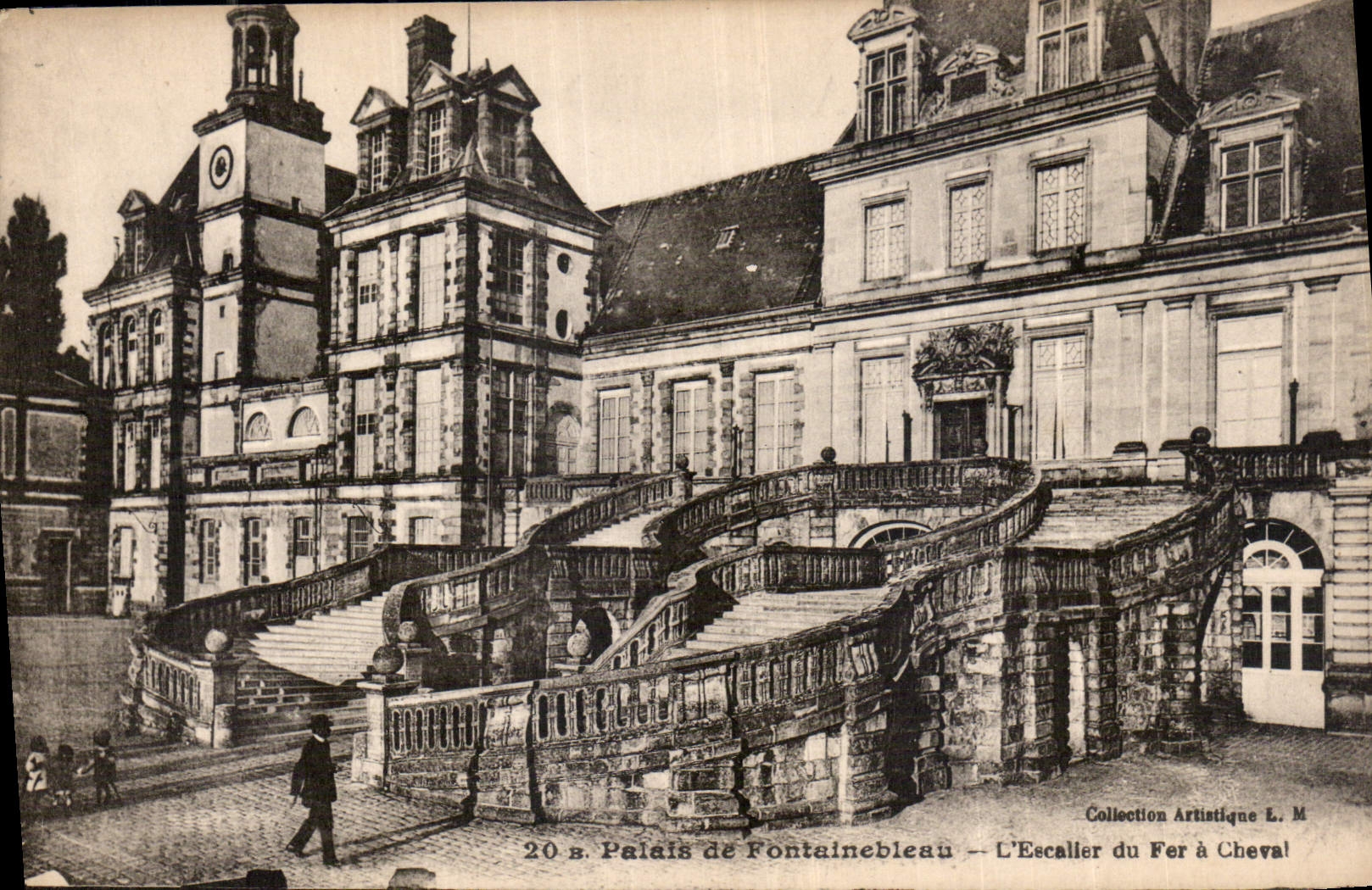 Palais de Fontainebleau — L'Escalier du Fer à Cheval — Collection Artistique L. M.